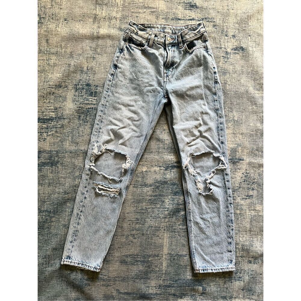 American Eagle Pale Wash Distressed Straight Leg Mom Jeans Size 0